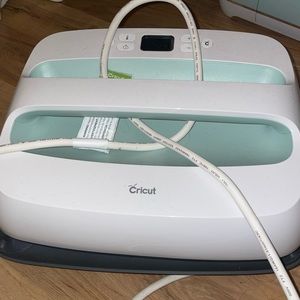 CRICUT EASYPRESS 2 12”x10”